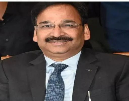 Big News: निलंबित IAS की पत्नी की संपत्ति खरीद पर उठे सवाल, आखिर कैसे 1 करोड़ की जमीन को 26 लाख में लिया खरीद?