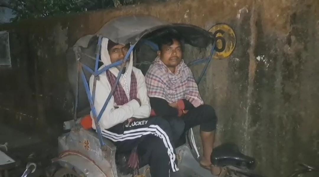 झारखंड के 13 जिलों में पारा 10 डिग्री से नीचे, कंबल के इंतजार में ठिठुर रहे लोग