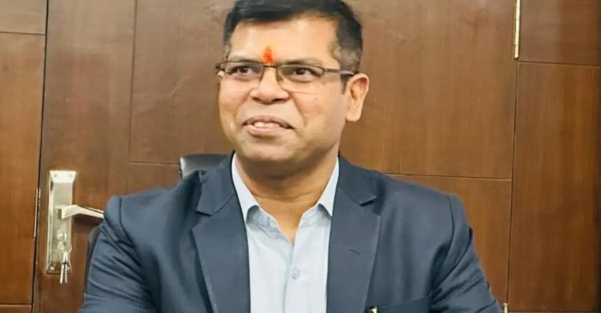 फर्जी फेसबुक आईडी से डीसी के नाम पर ठगी की कोशिश, लोहरदगा प्रशासन ने जारी किया अलर्ट