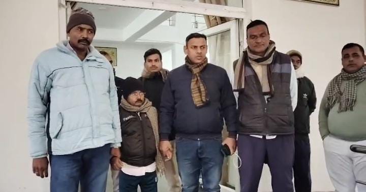 सहरसा में 75 हजार रिश्वत लेते चपरासी गिरफ्तार, व्यवसायी की शिकायत पर हुई कार्रवाई