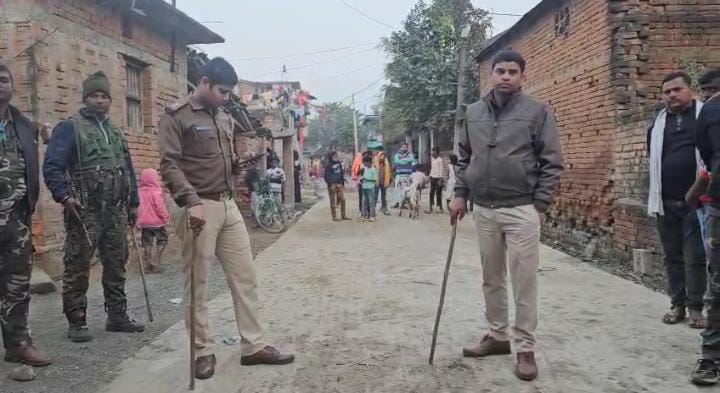 BIG BREAKING:पाकुड़ में बमबाजी से दहशत, झिकरहट्टी गांव में दो गुटों के टकराव के बाद धमाका, जांच में जुटी पुलिस