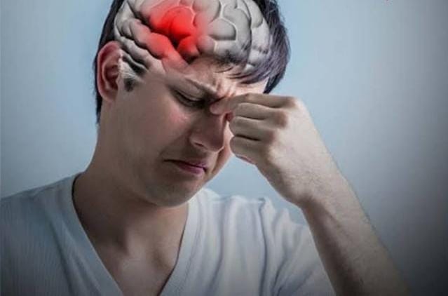 ठंड बढ़ते ही ब्रेन हेमरेज का बढ़ा खतरा, जान लें संकेत और बचाव का तरीका वरना ये हो सकता है जानलेवा
