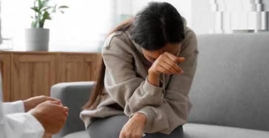 एंग्जायटी  ने कर दिया है जीना हराम तो, ना लें टेंशन, अपनाएं 5-4-3-2-1 फॉर्मूला, पढ़ें क्या है ये और कैसे करता है काम