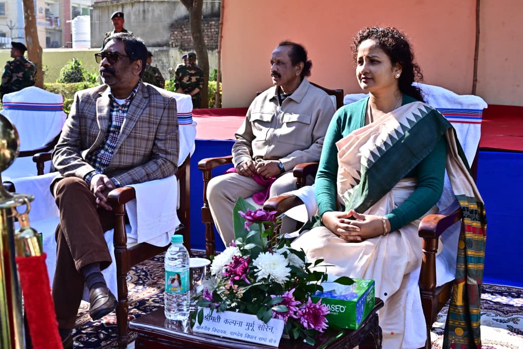 दिशोम गुरु की जयंती पर मुख्यमंत्री हेमन्त सोरेन चेशायर होम पहुंचे, दिव्यांग बच्चों संग बिताए भावुक पल