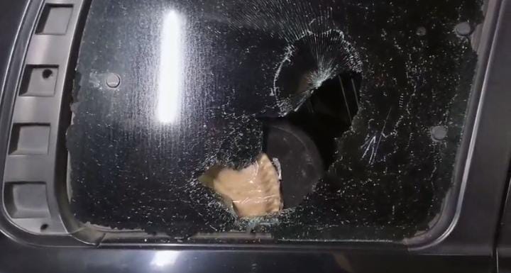 धनबाद:अपार्टमेंट के नीचे पहले पिया शराब फिर मचाया उत्पात,ताबड़तोड़ फायरिंग से दहशत में अपार्टमेंट के लोग