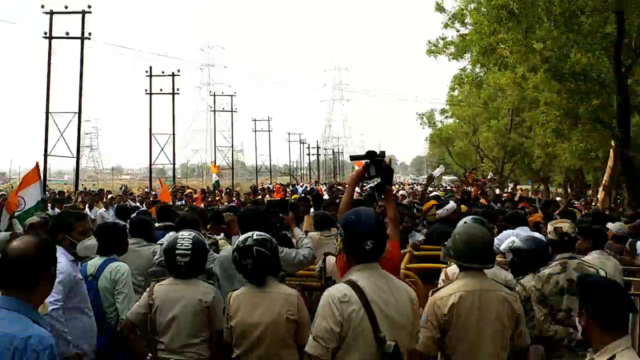 1932 खतियान मांग को लेकर  विधानसभा का घेराव करने पहुचे आन्दोलनकारी