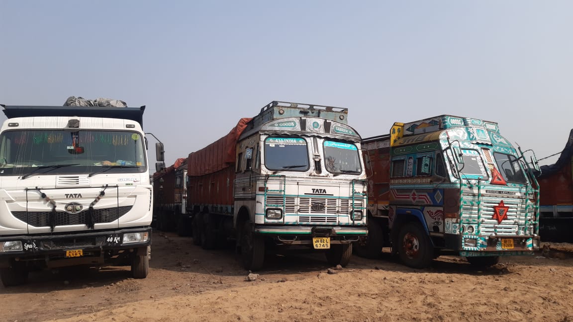 धनबाद में कोयला तस्करी : मर्ज बढ़ता गया -ज्यों-ज्यों दवा की, फिर 17 ट्रक अवैध कोयला जब्त 