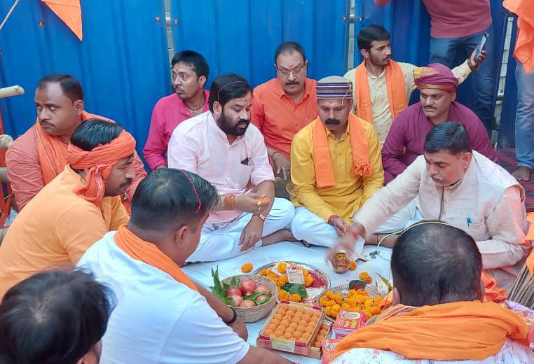 MGM मैदान में ध्वज पूजन, वैदिक मंत्रोच्चार से गूंजा वातावरण