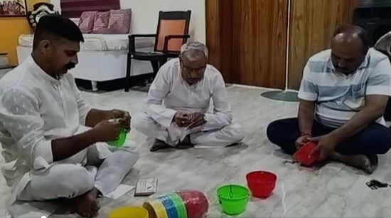 जमशेदपुर में ब्लेडमैन की पहल, ताकि प्यासा ना रहे कोई परिंदा