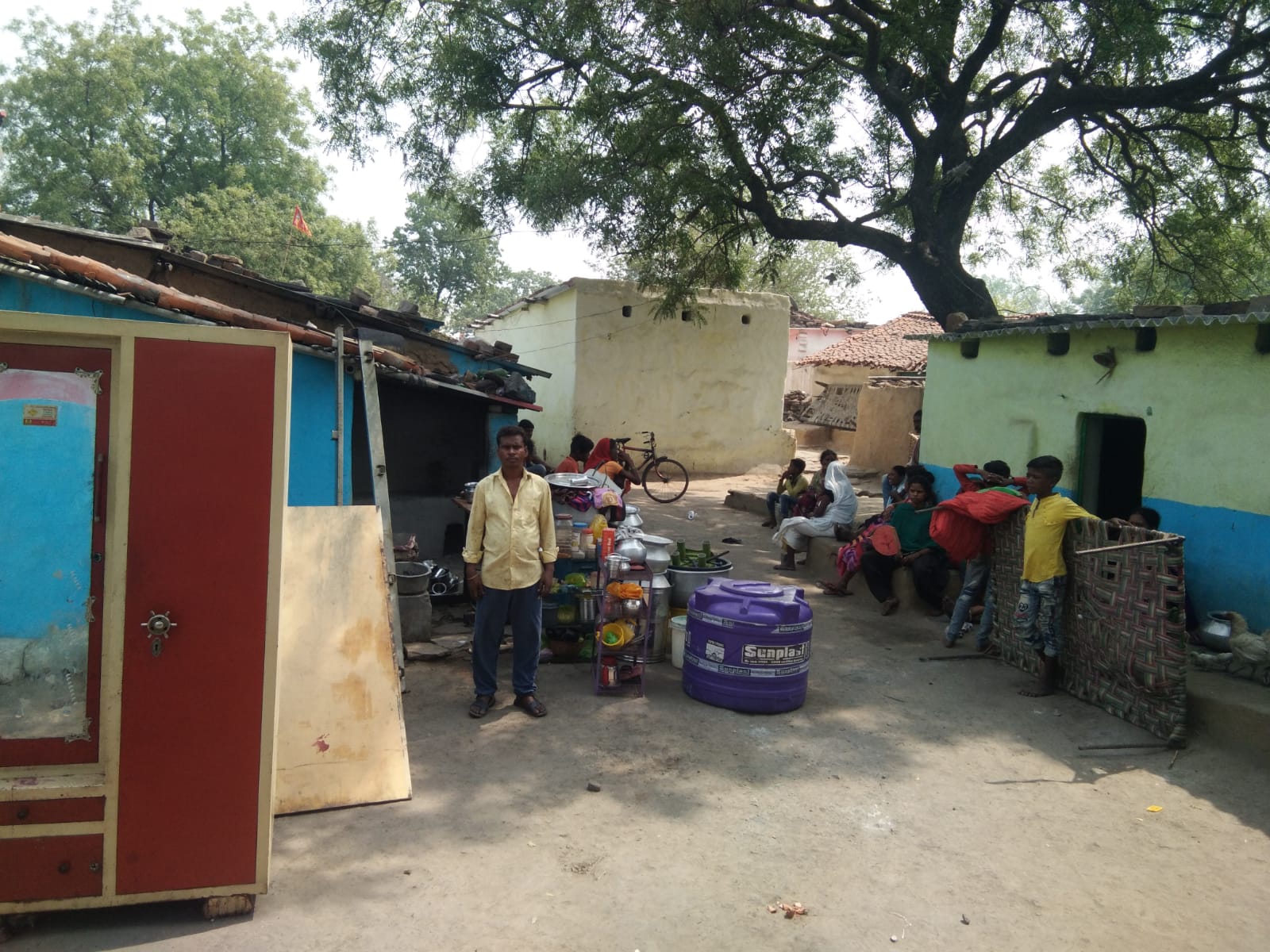 यहां घर में अचानक पड़ गई दरार,  मची अफरा-तफरी