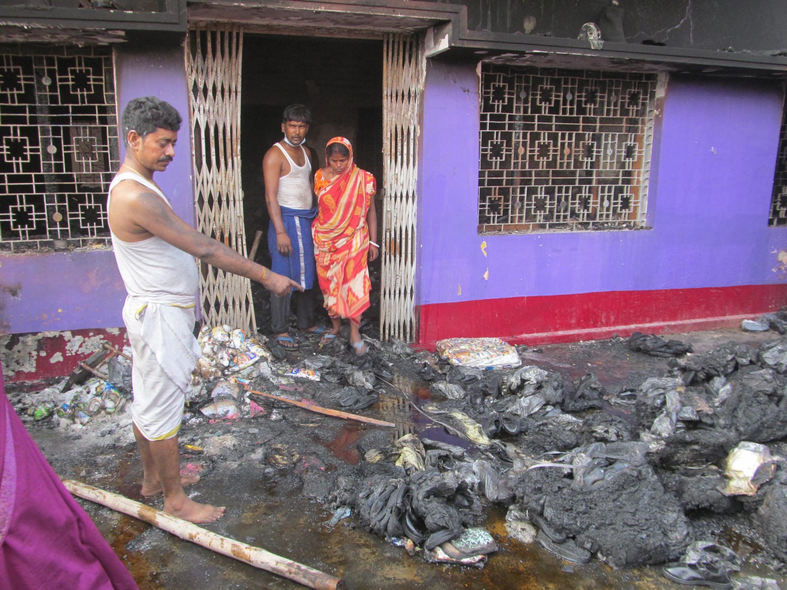 बिजली अधिकारी का नहीं मिला फ़ोन और इधर 10 लाख की संपत्ति हो गई राख