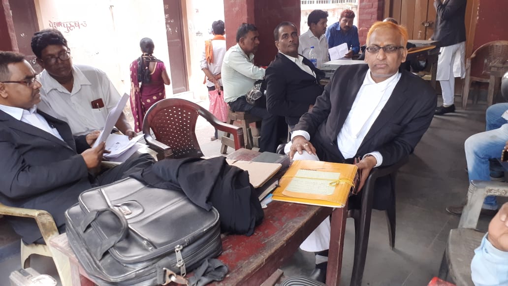 स्कूल पर जबरन एटीएम कार्ड से पैसा निकालने  का आरोप, कोर्ट में मुक़दमा दर्ज 