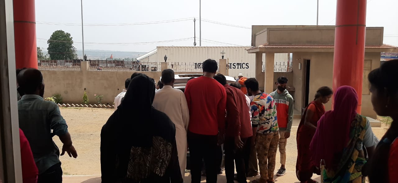 ACCIDENT : ट्रैक्टर और बाइक की टक्कर में एक की मौत, दो घायल